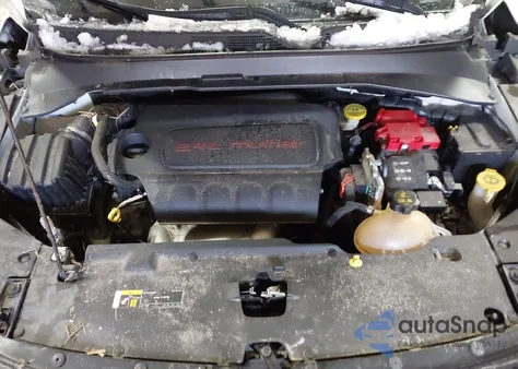 2019 Jeep Compass Latitude 4X4 z USA, uszkodzony, nr VIN 3C4NJDBBXKT813490